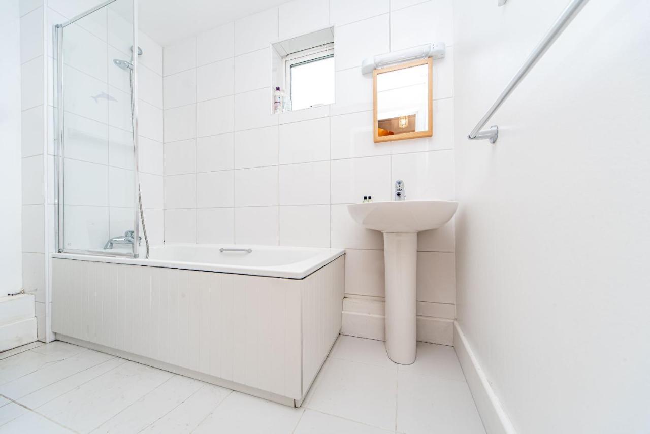 Pass The Keys Delightful Apartment Close To River In Se16 Londyn Zewnętrze zdjęcie
