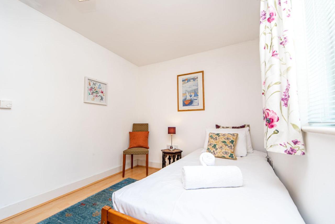Pass The Keys Delightful Apartment Close To River In Se16 Londyn Zewnętrze zdjęcie